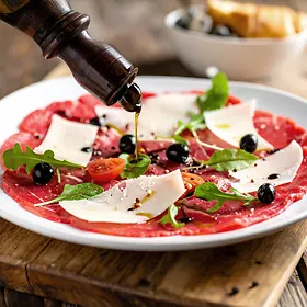 Carpaccio - włoska przystawka z cienkich plasterków