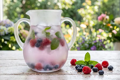 Forest Fruit Water with Mint
