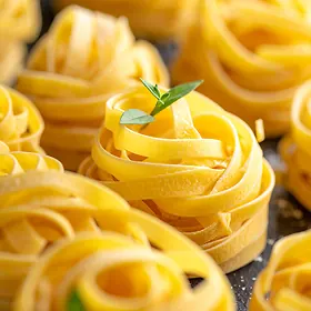 Tagliatelle, płaski makaron jajeczny
