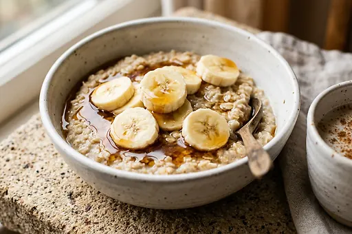 Oatmeal with Banana and Cinnamon
