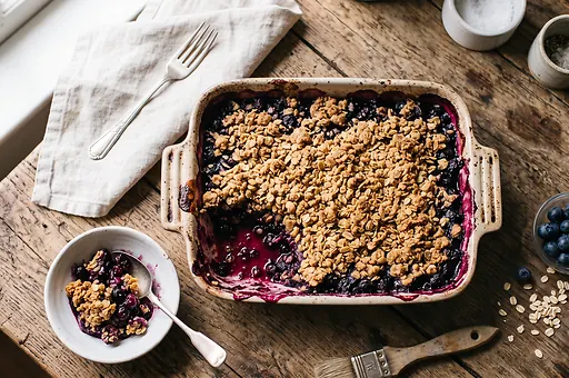 Blueberry crumble with oat topping