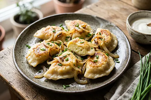 Pierogi ruskie z nadzieniem ziemniaczano-twarogowym