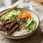 Bún bò nam bộ s hovězím a bylinkami