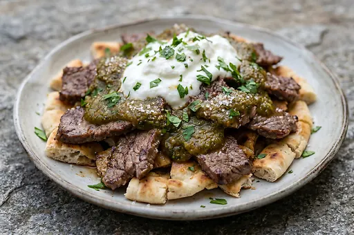 Domácí İskender kebab z hovězího