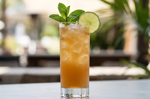 Mai Tai rumowy koktajl tiki