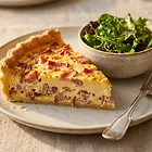 Klasyczna francuska tarta z boczkiem quiche lorraine